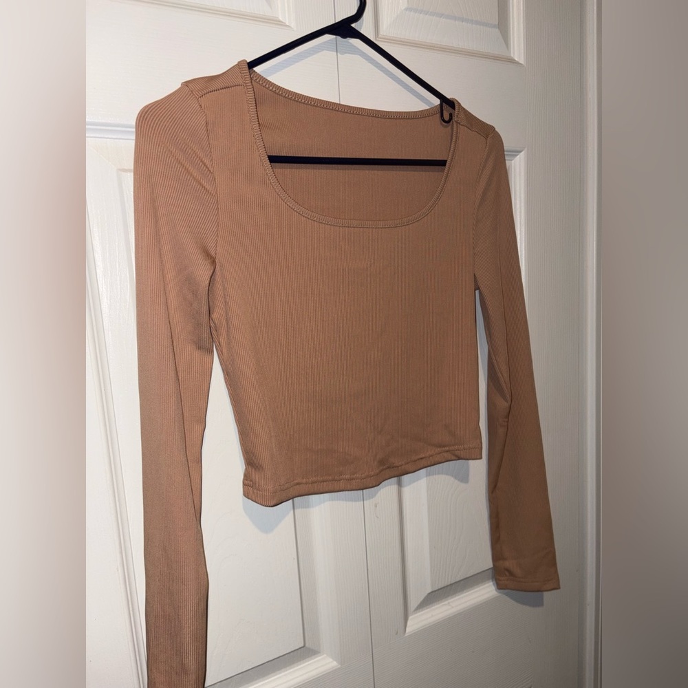 NWOT Women's Mocha Ribbed Long Sleeve Top